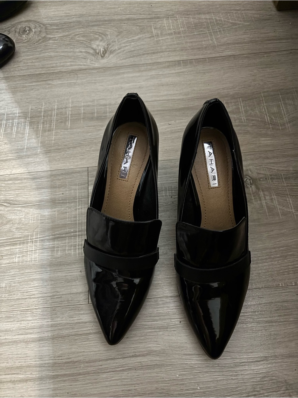 Tahari Tabitha Black Patent Pointed-Toe Heels size 7